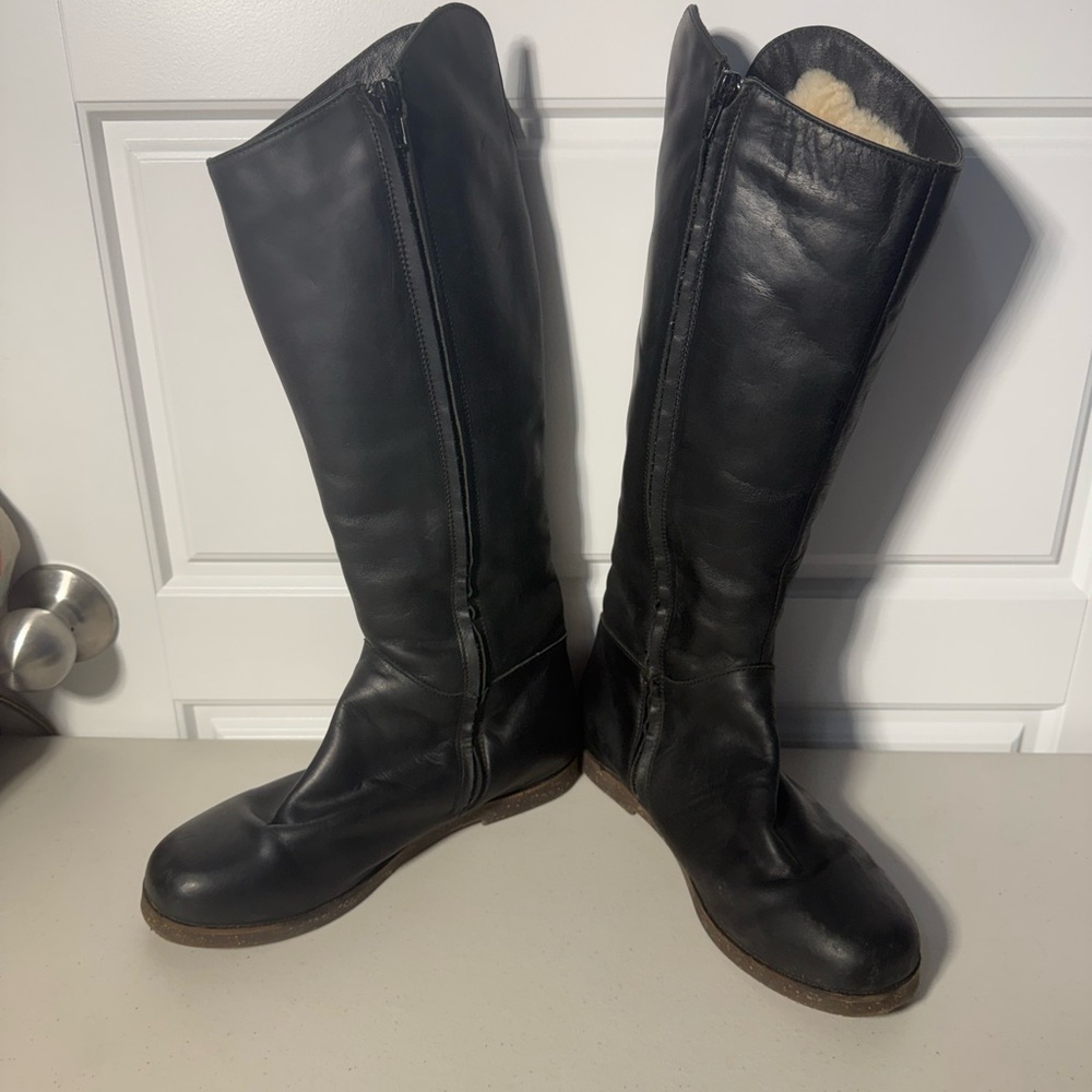 Emu Australia Sheepskin Lined Black Leather Knee-High‎ Boots Size 7